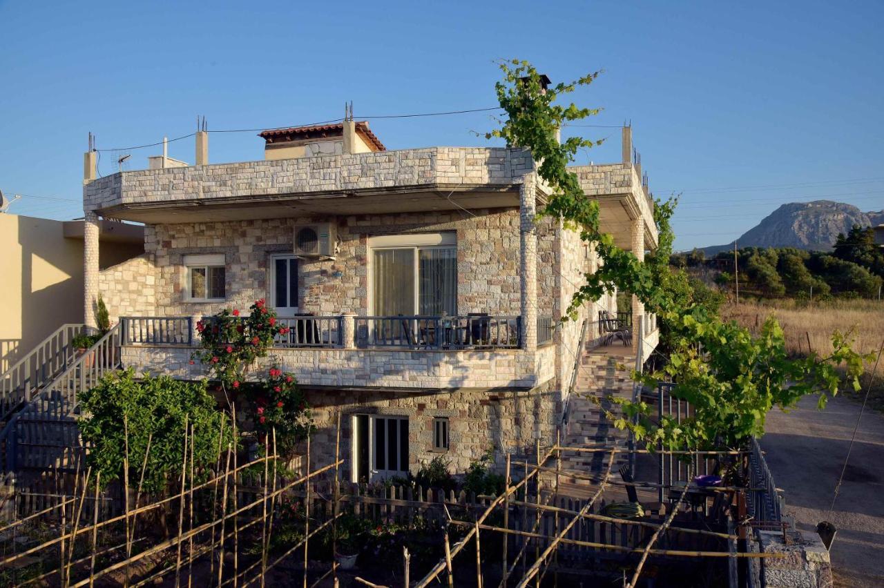 Stone Villa Corinto Esterno foto